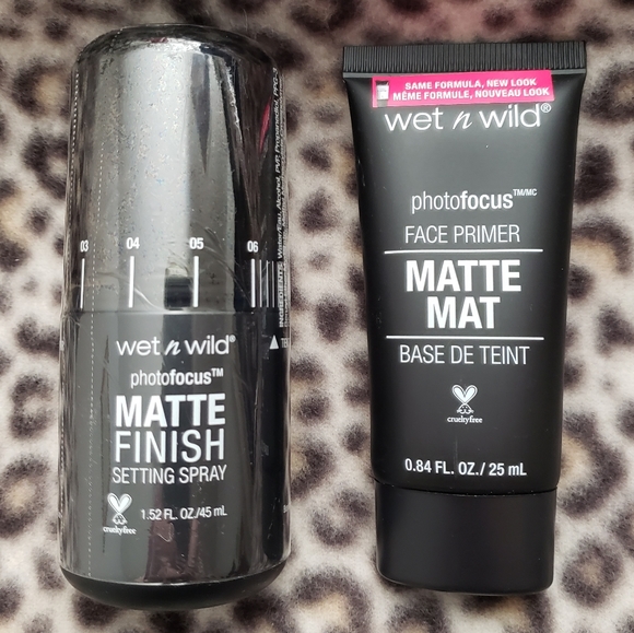 Wet n Wild PhotoFocus Matte Finish Setting Spray and Matte Face Primer, Set of 2 - Picture 1 of 7